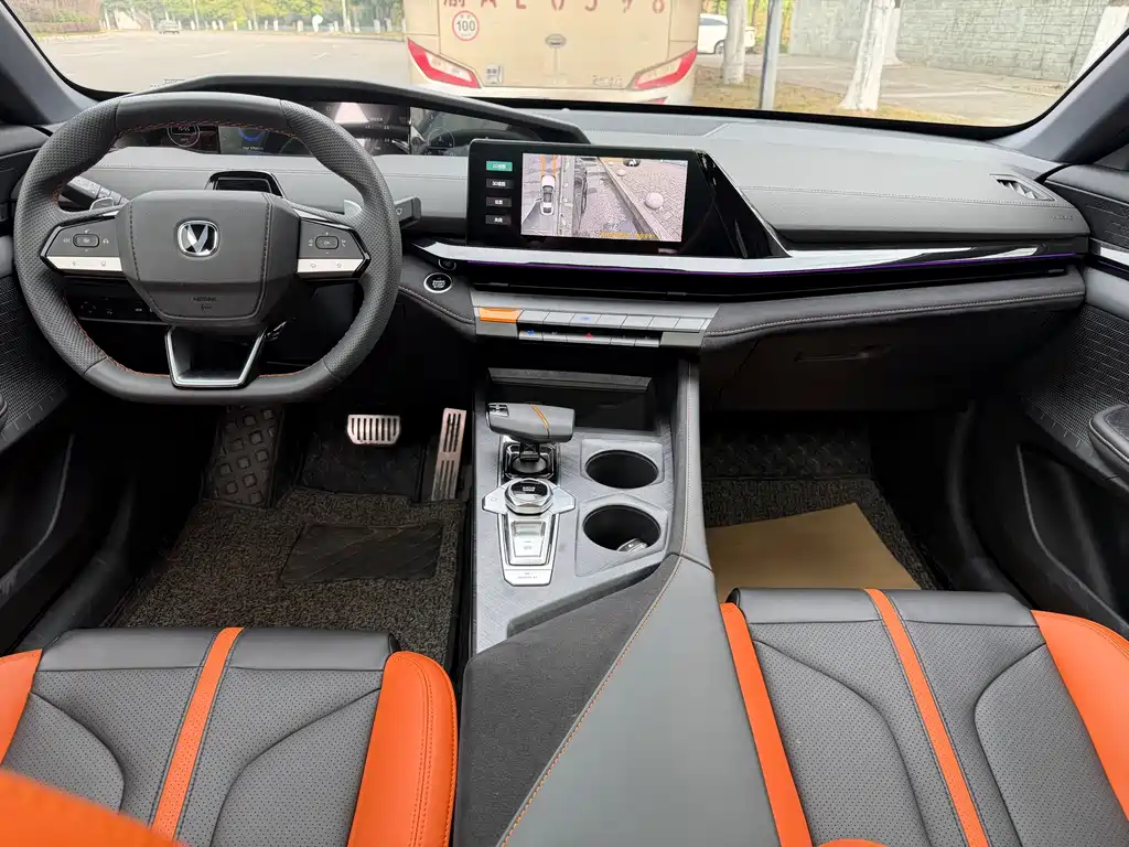 Changan UNI-V 1.5 T Distinguished Sport