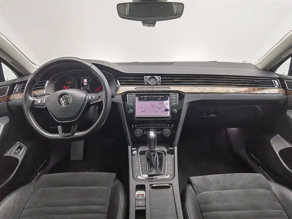 Magotan 330 TSI DSG Distinguished