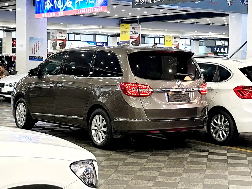 Buick GL8 2.4 L LT Luxury Business Executive