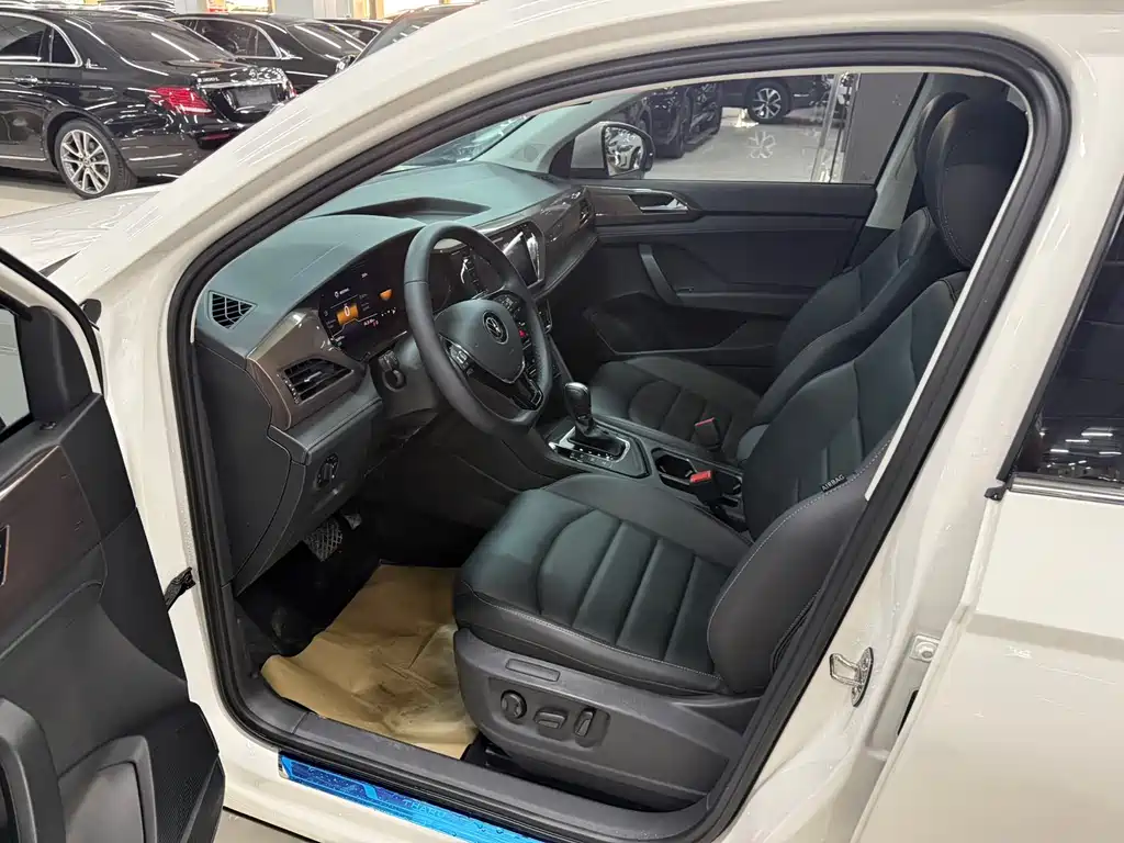 Tharu 280 TSI 2 WD Luxury