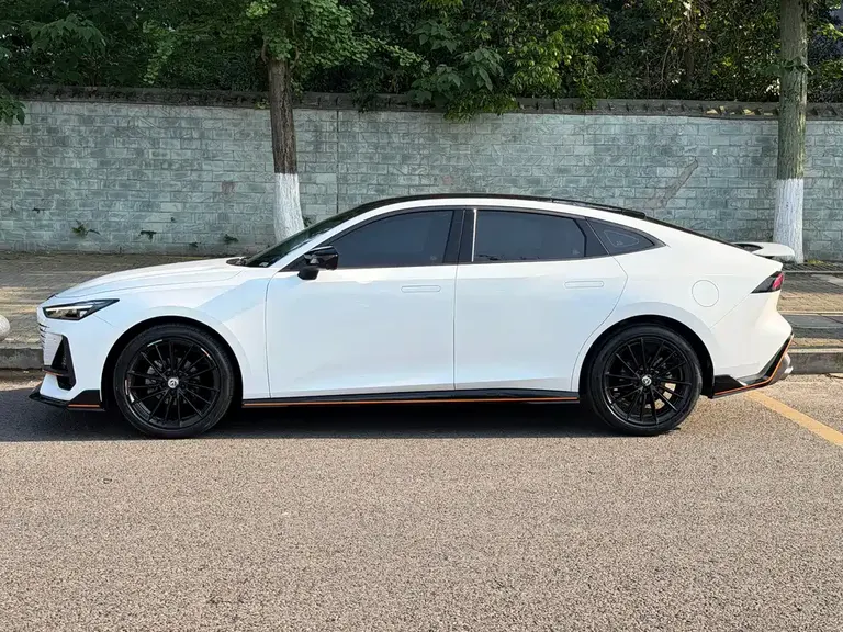 Changan UNI-V 1.5 T Sport