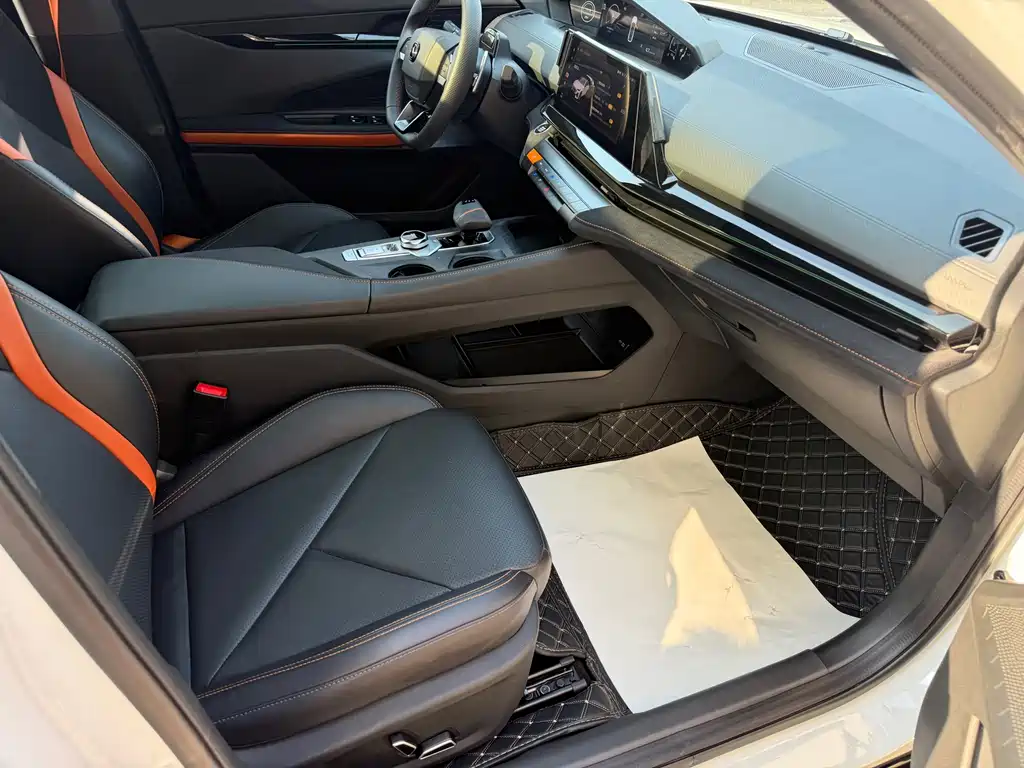 Changan UNI-V 1.5 T Sport
