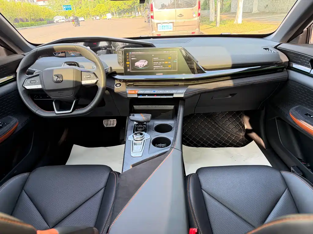 Changan UNI-V 1.5 T Sport