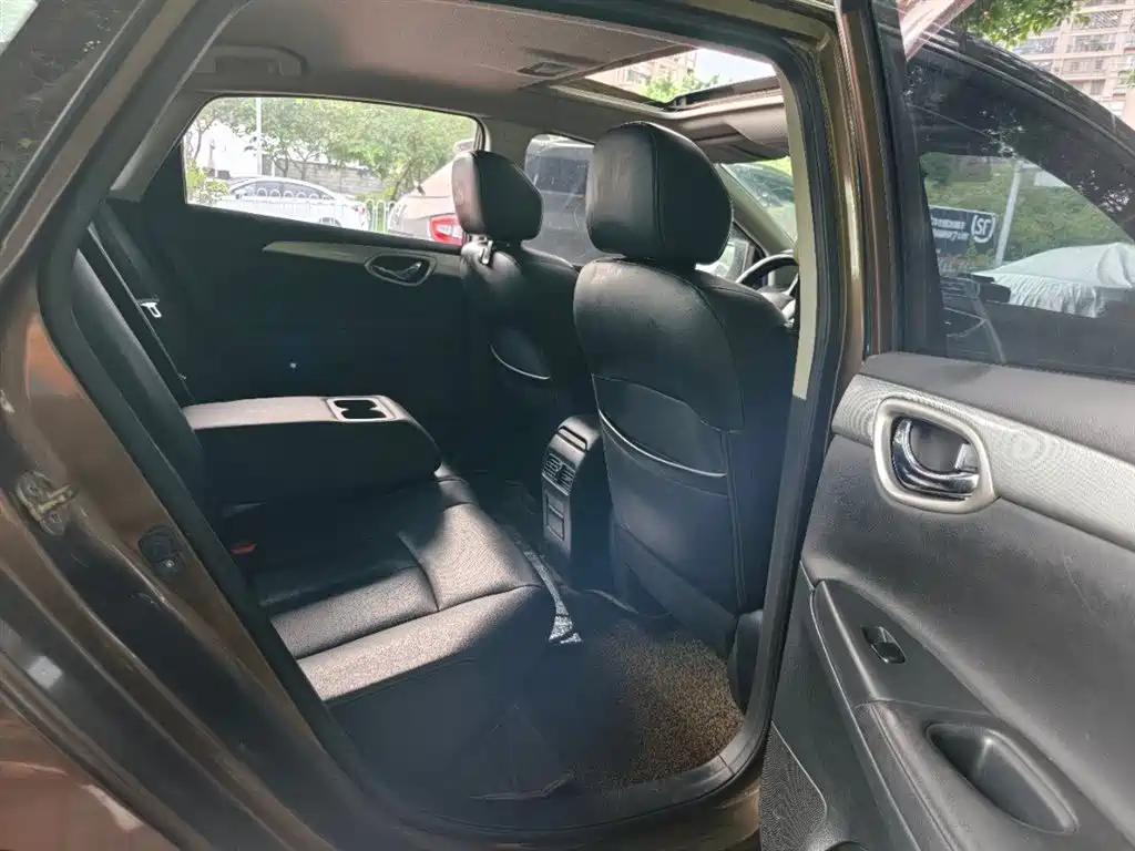 Sylphy 1.6 XV CVT Premium