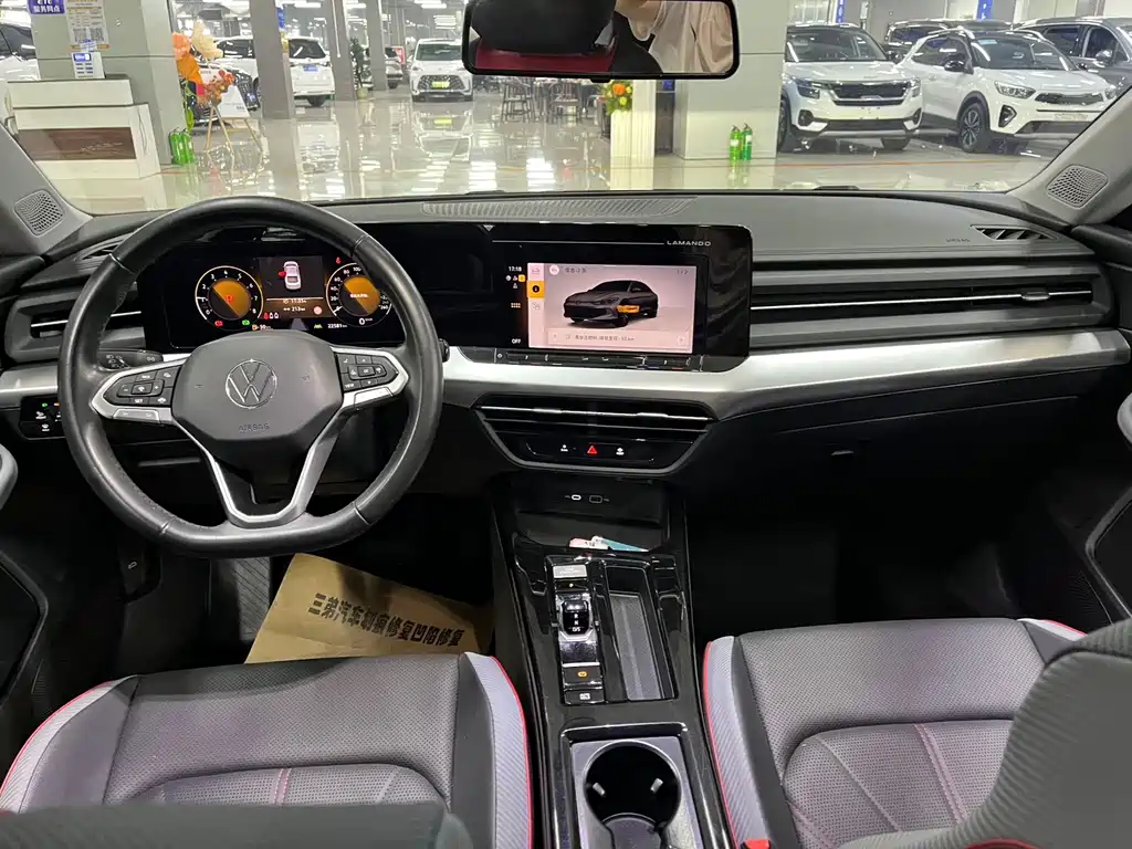 Lamando Lamando L 280 TSI DSG Hot