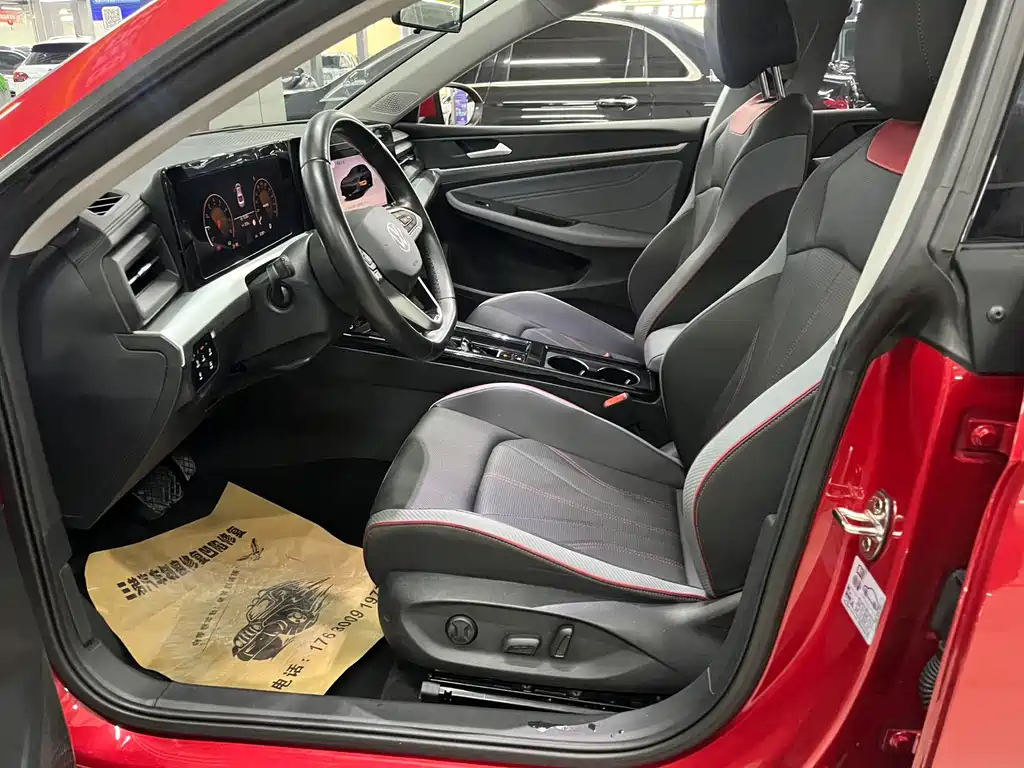 Lamando Lamando L 280 TSI DSG Hot