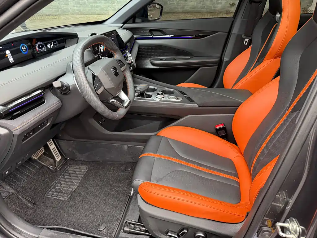 Changan UNI-V 1.5 T Distinguished Sport