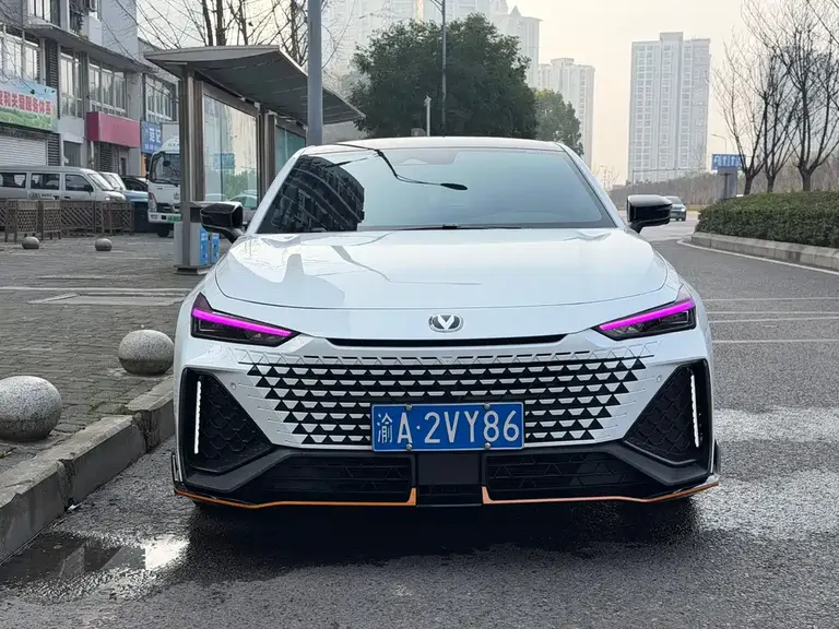 Changan UNI-V 2.0 T Leading Speed