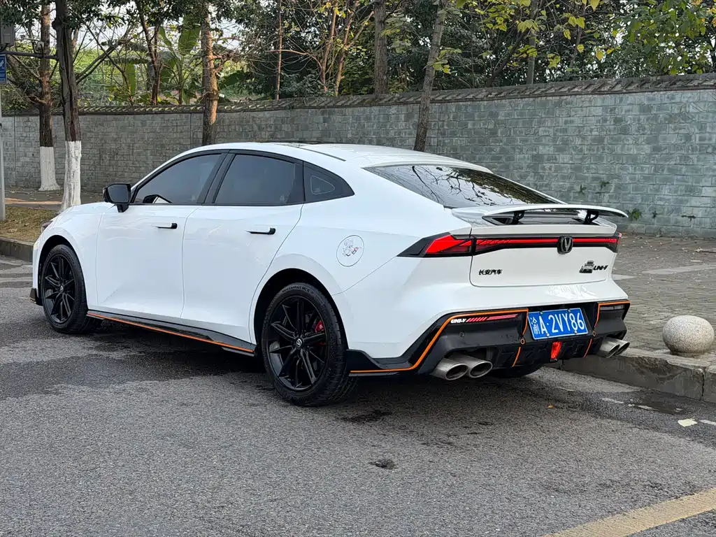 Changan UNI-V 2.0 T Leading Speed