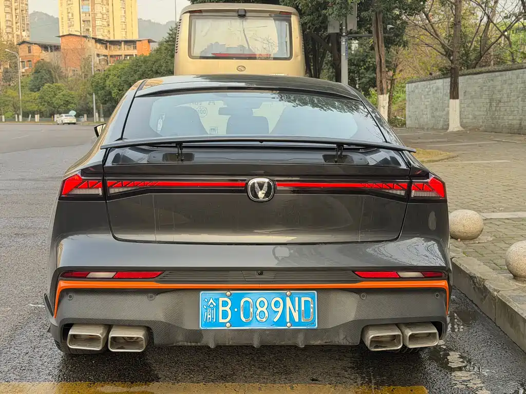 Changan UNI-V 1.5 T Distinguished Sport