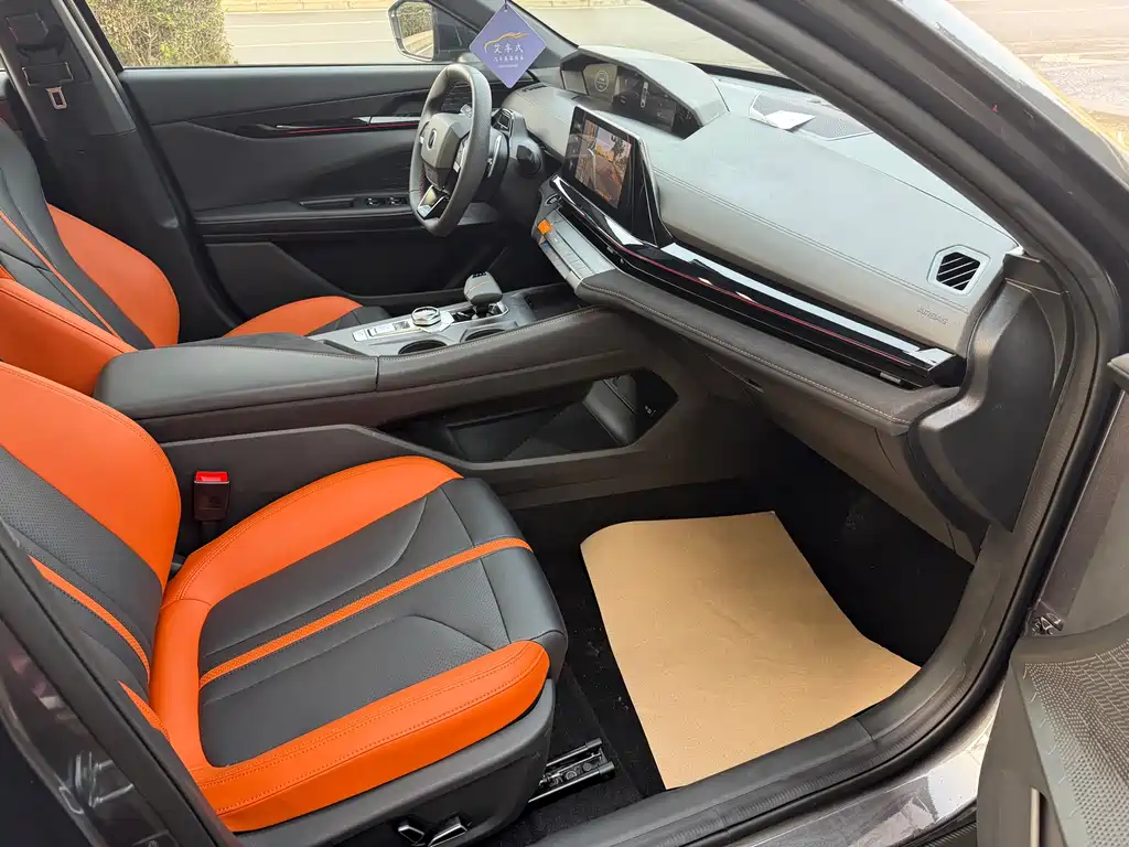 Changan UNI-V 1.5 T Distinguished Sport