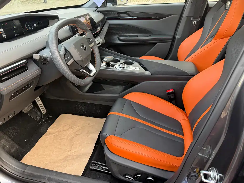Changan UNI-V 1.5 T Distinguished Sport