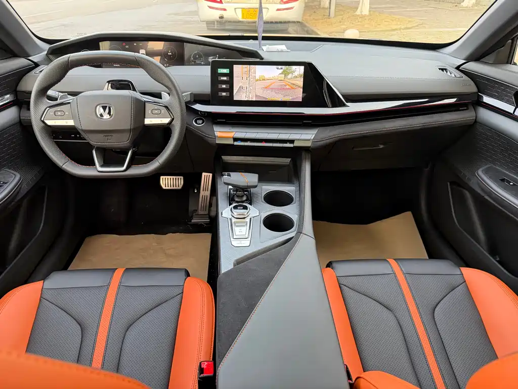 Changan UNI-V 1.5 T Distinguished Sport