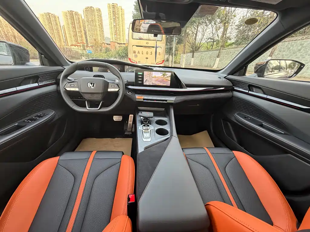 Changan UNI-V 1.5 T Distinguished Sport