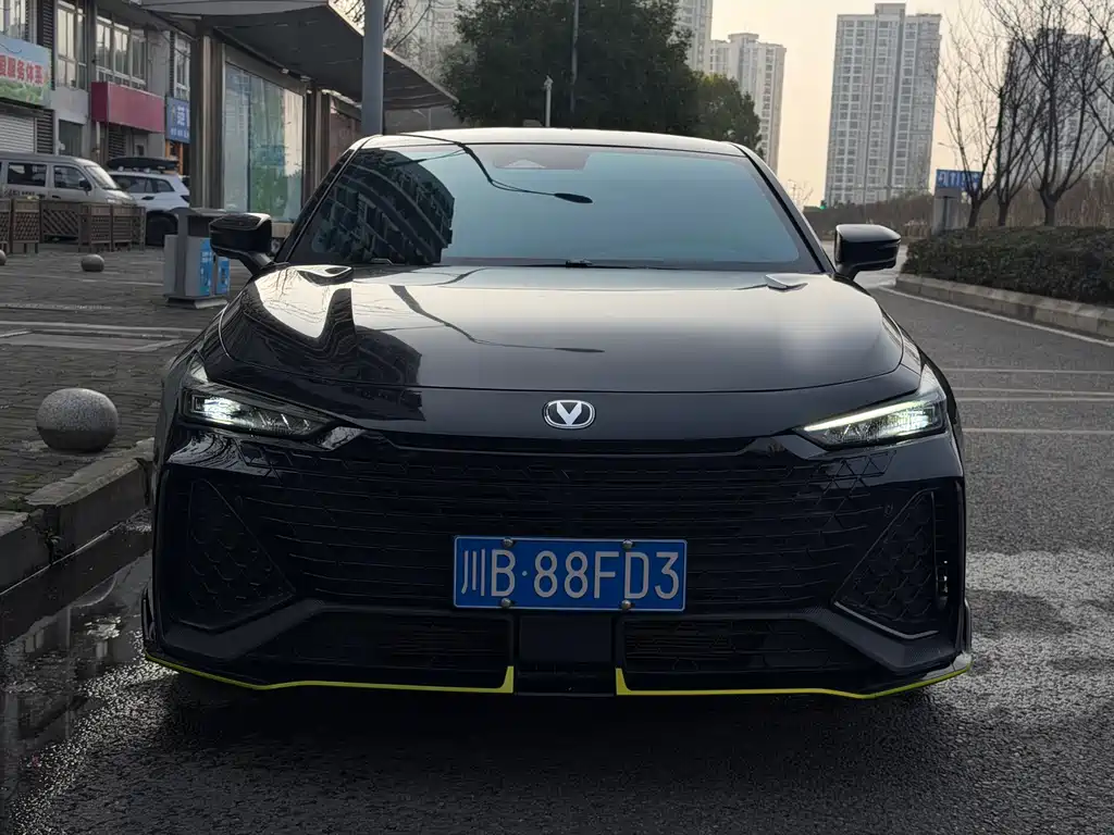 Changan UNI-V 2.0 T Leading Speed