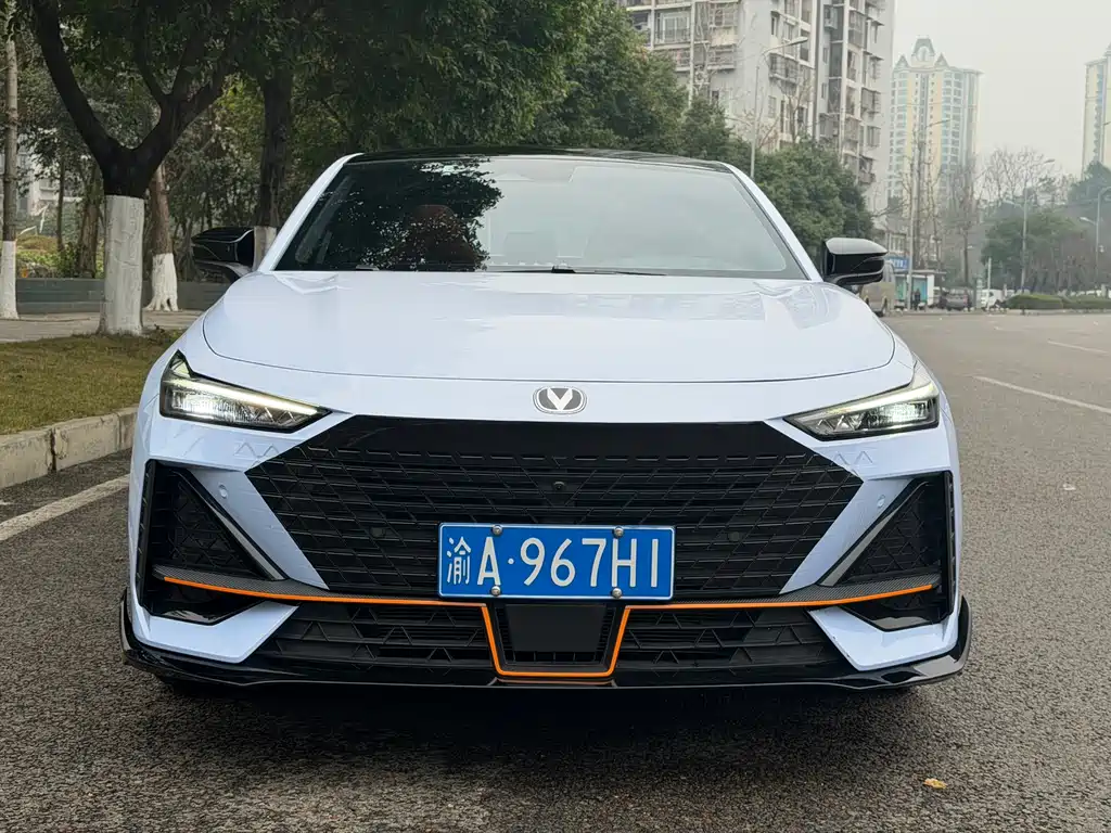 Changan UNI-V 1.5 T Sport