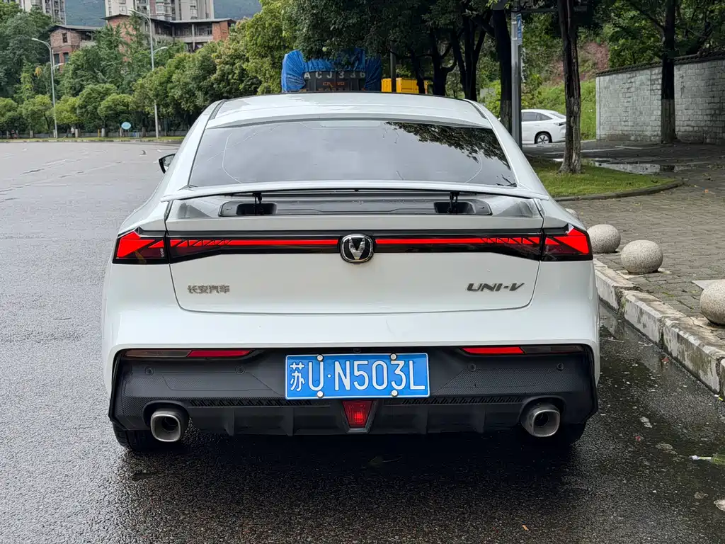 Changan UNI-V 1.5 T Distinguished