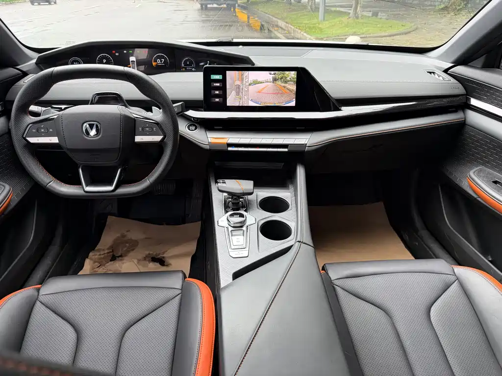 Changan UNI-V 1.5 T Distinguished