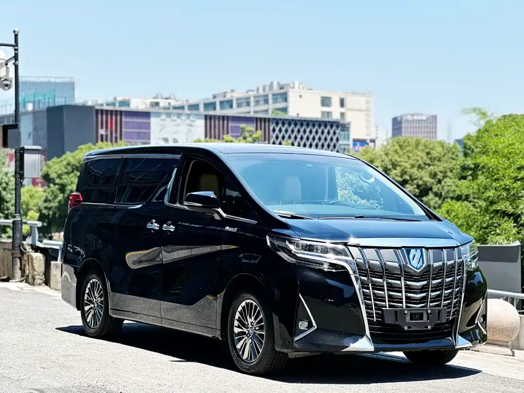 Alphard Dual Engine 2.5 L Distinguished