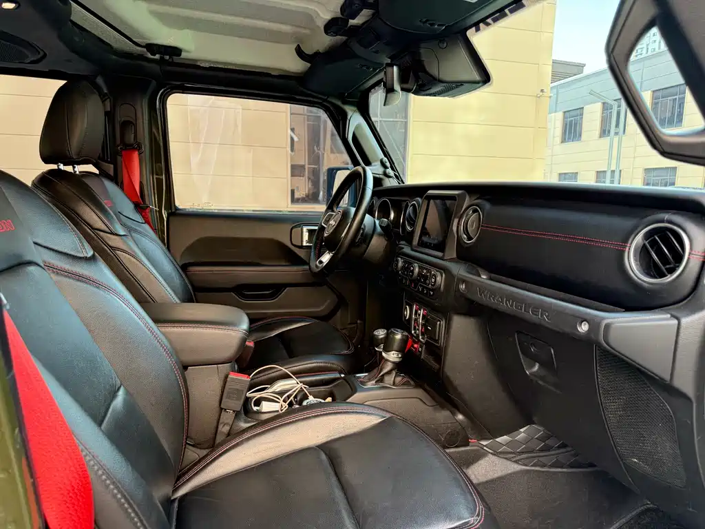 Wrangler 2.0 T Rubicon Recon 4-door Hero Limited