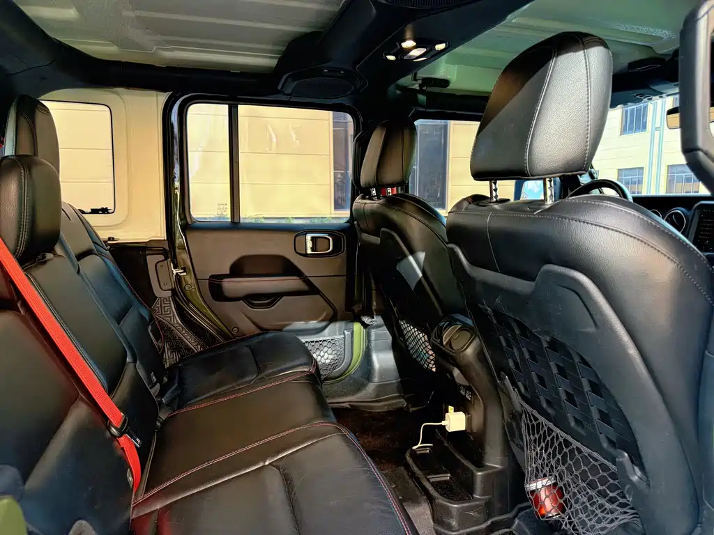 Wrangler 2.0 T Rubicon Recon 4-door Hero Limited
