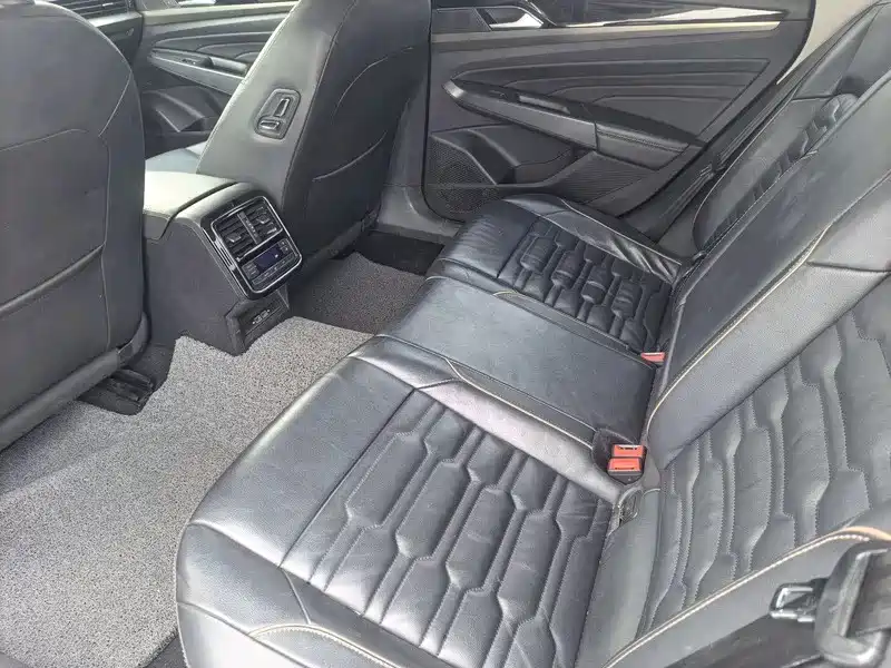Passat 330 TSI Elite CN-VI