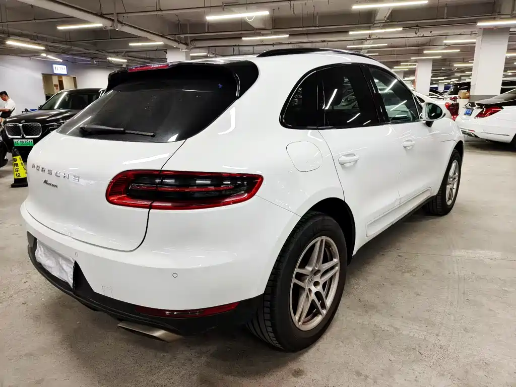 Macan Macan 2.0 T