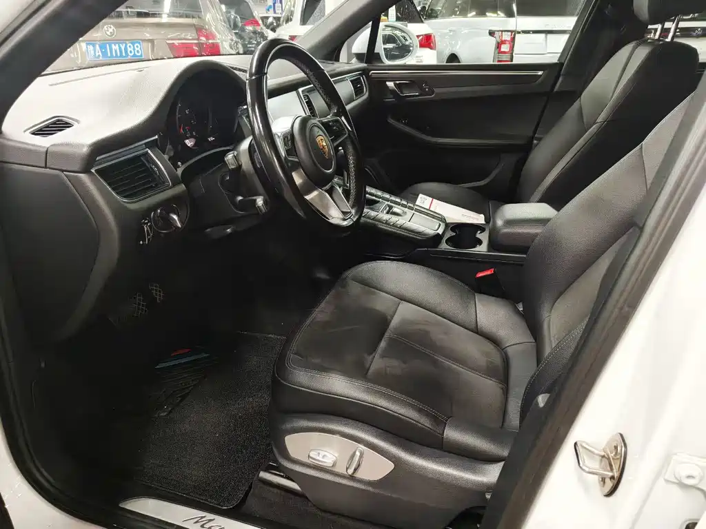 Macan Macan 2.0 T