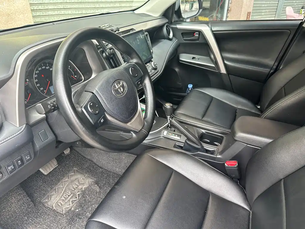 RAV4 2.0 L CVT 2 WD Style CN-V