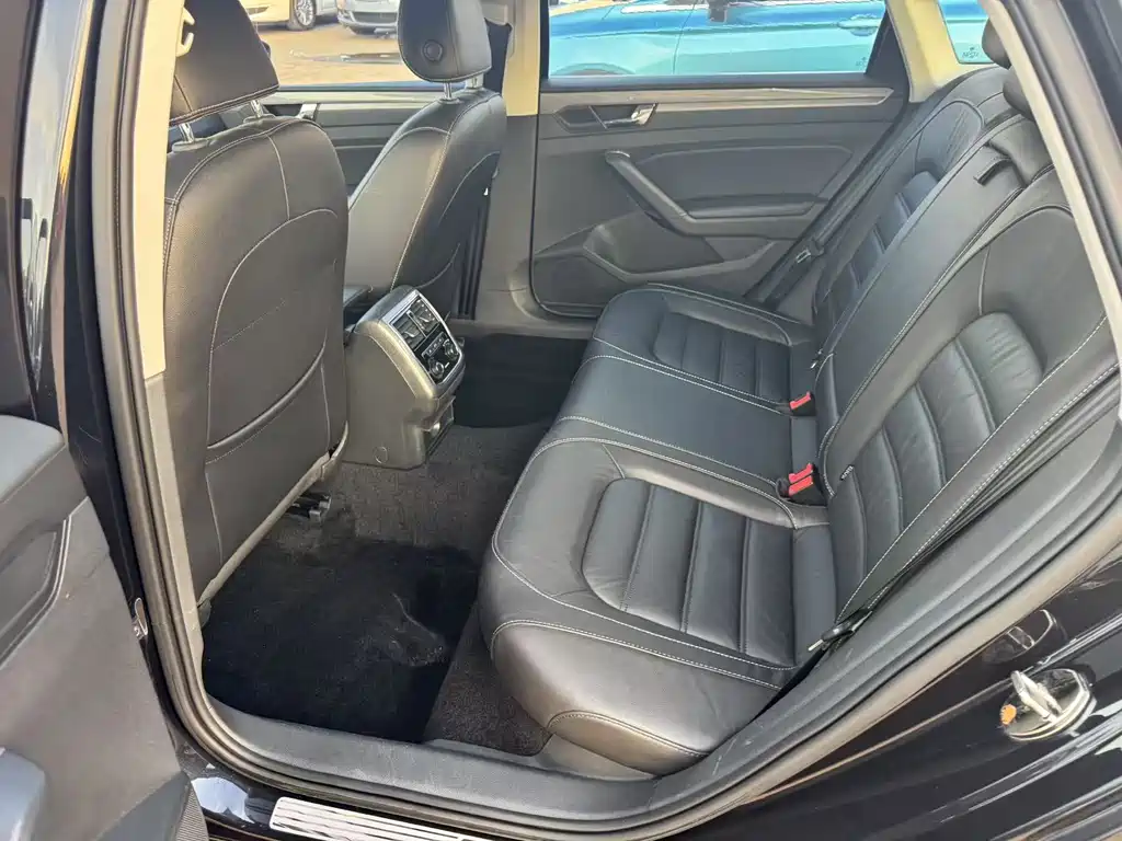 Passat 330 TSI DSG Honored
