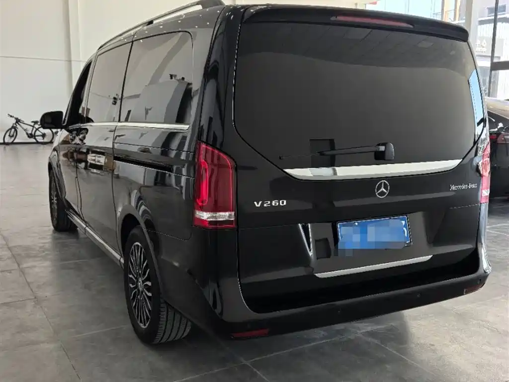 Mercedes-Benz V-Class V 260 Distinguished CN-VI