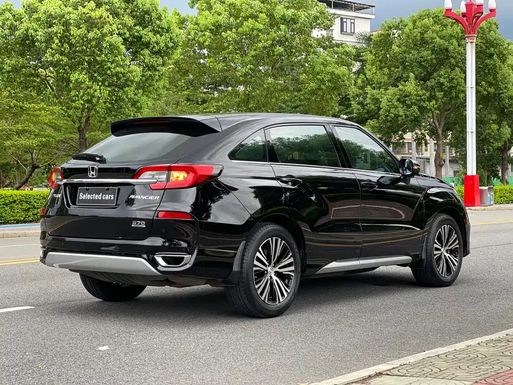 Avancier 370 TURBO 2 WD Luxury