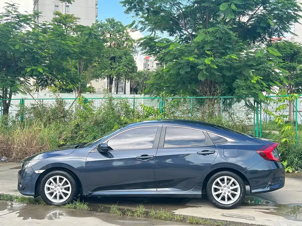 Civic 180 TURBO CVT Comfort
