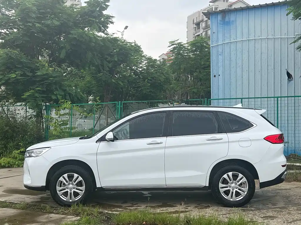 Haval M6 PLUS 1.5 T DCT Elite Connected