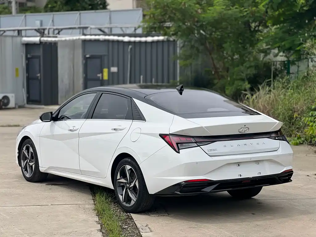 Elantra 1.5 L CVT LUX Distinguished