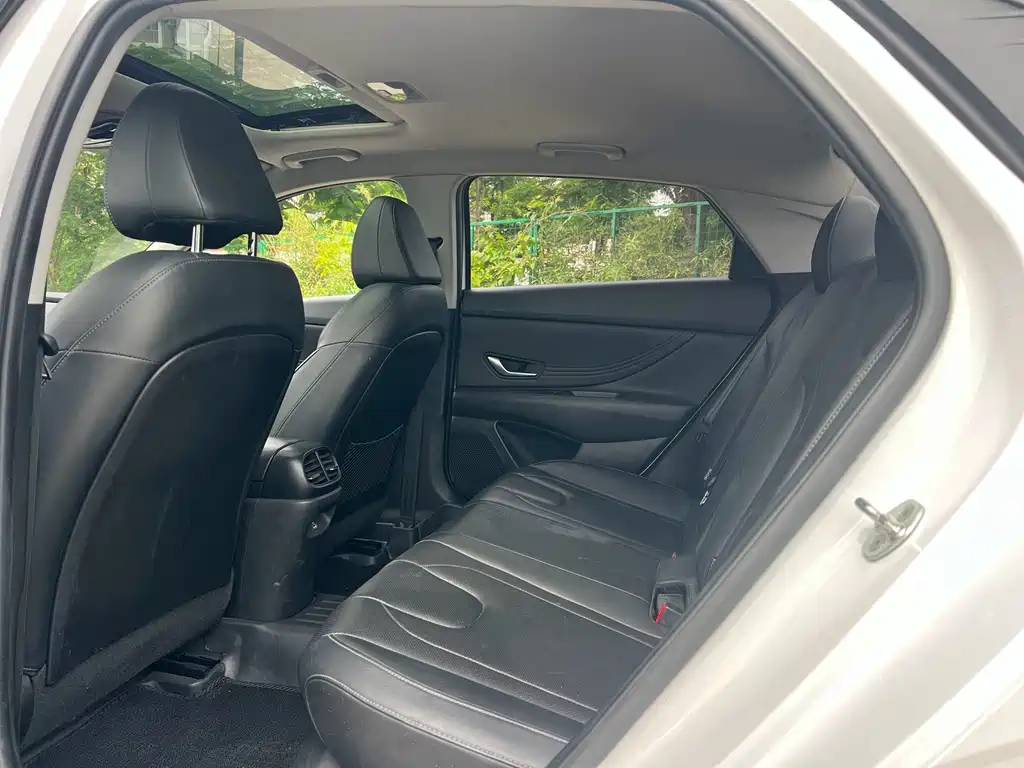 Elantra 1.5 L CVT LUX Distinguished