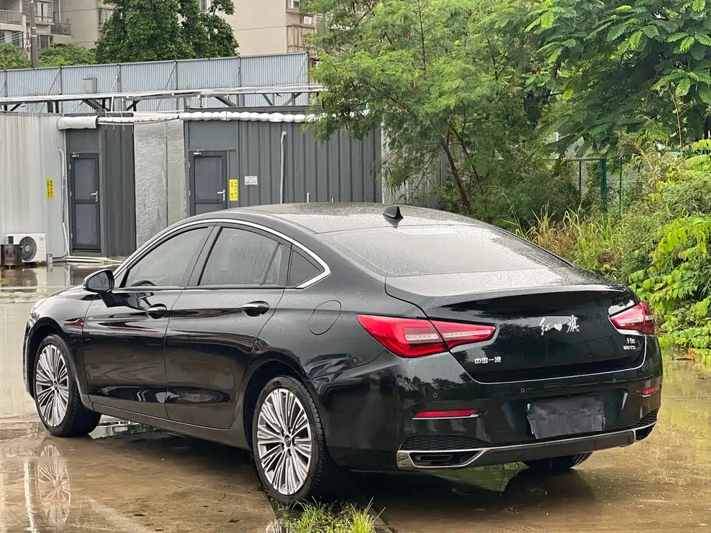 Hongqi H5 Classic 1.5 T DCT Flagship Charm