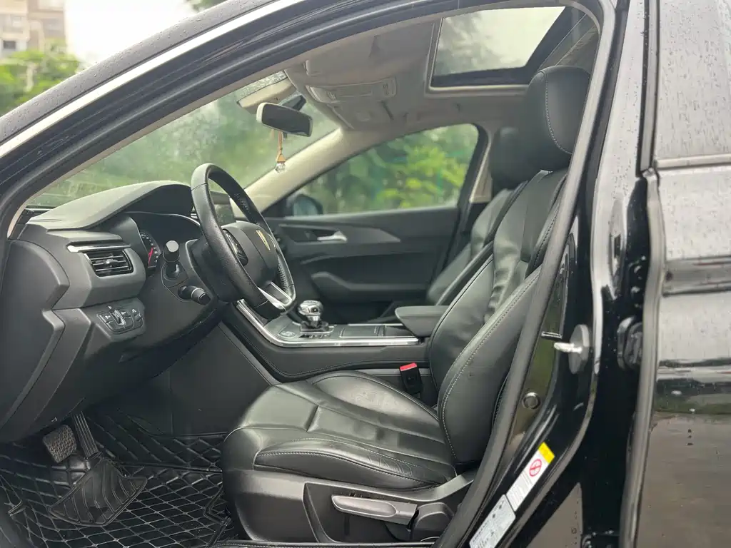 Hongqi H5 Classic 1.5 T DCT Flagship Charm