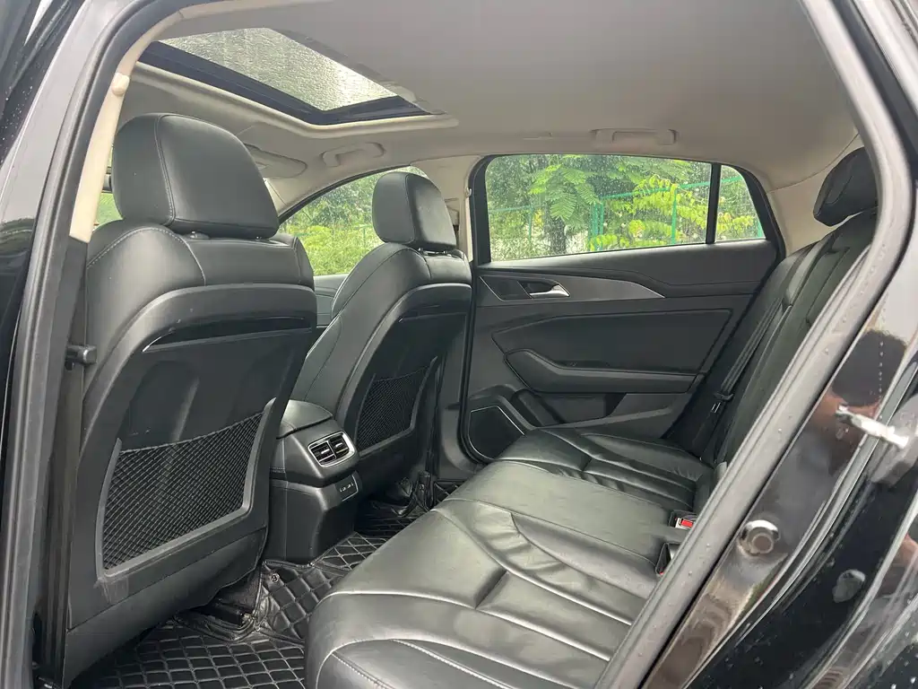 Hongqi H5 Classic 1.5 T DCT Flagship Charm