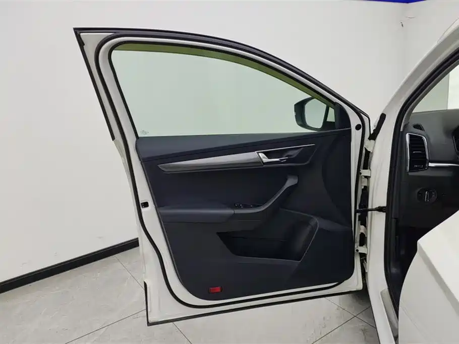 Karoq TSI280 Smart Travel Luxury CN-VI