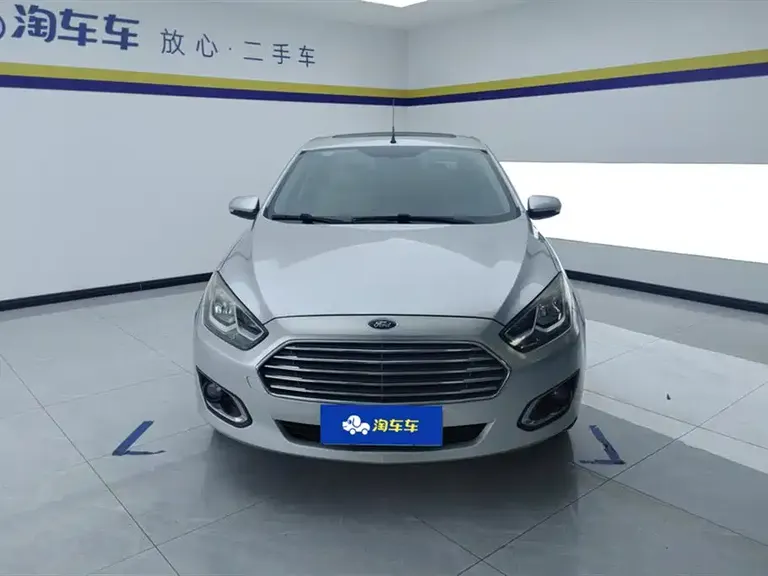Ford Escort 1.5 L Auto Fashion