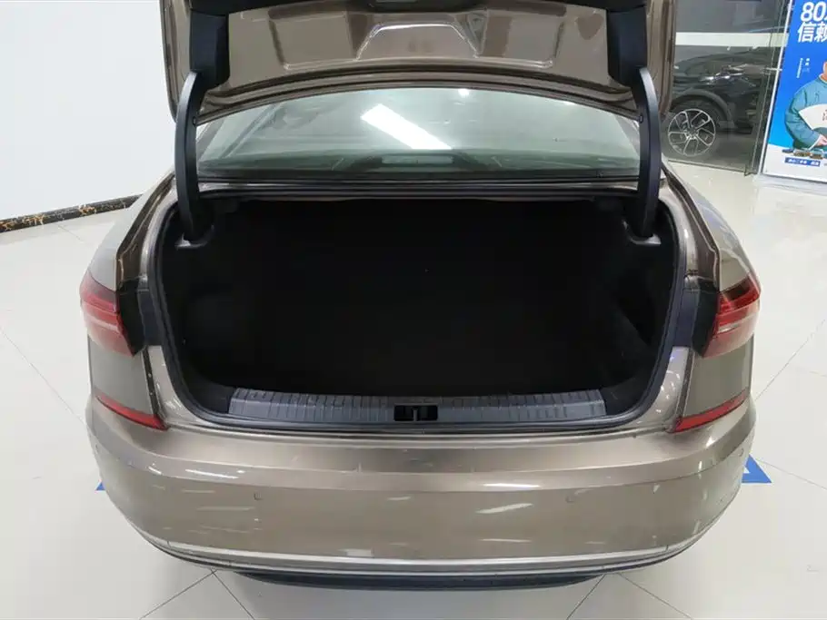 Passat 330 TSI Elite CN-VI