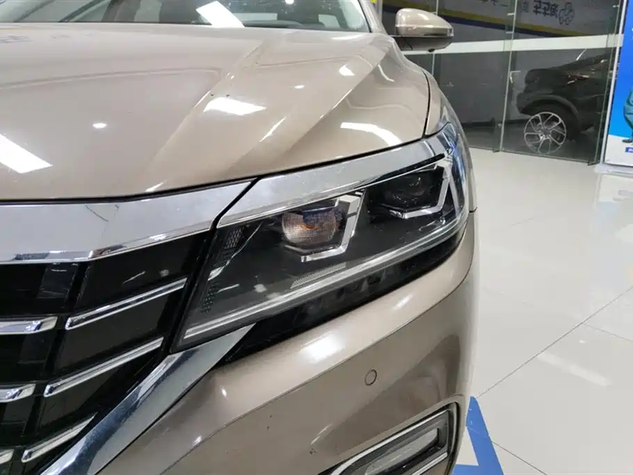 Passat 330 TSI Elite CN-VI