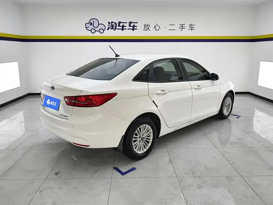 Escort Facelift 1.5 L Manual Comfort