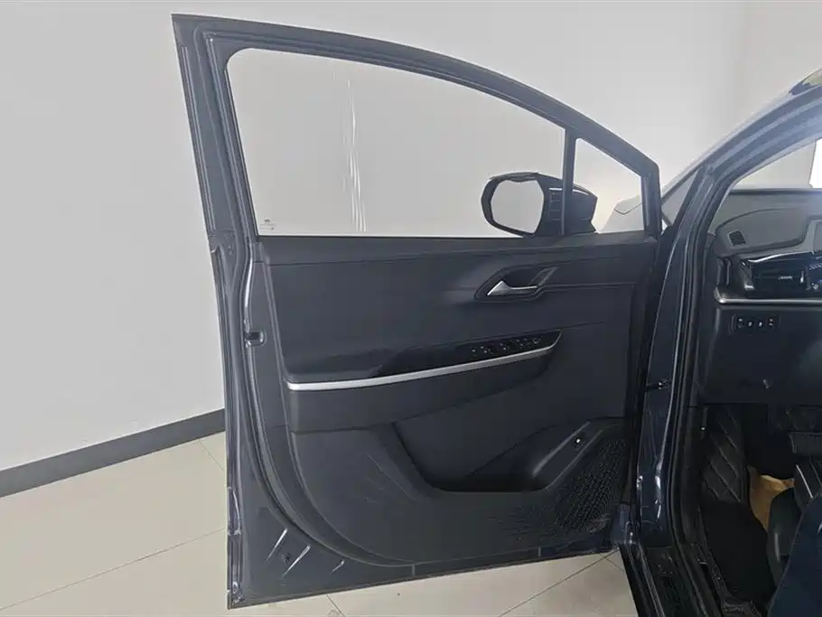 Custo 270 TGDi LUX Distinguished