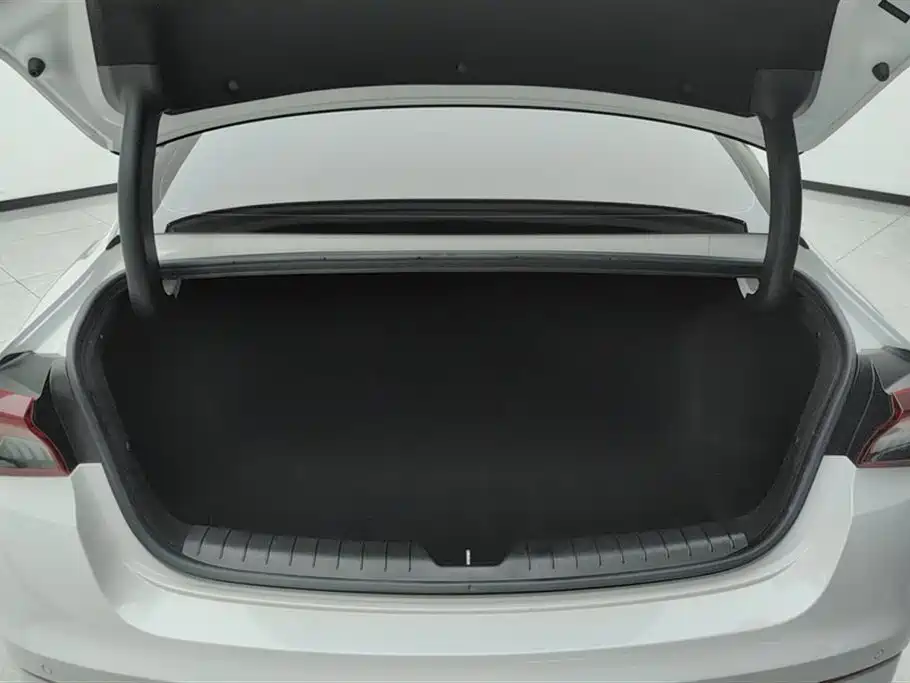Kia K5 270 T CVVD Refreshed
