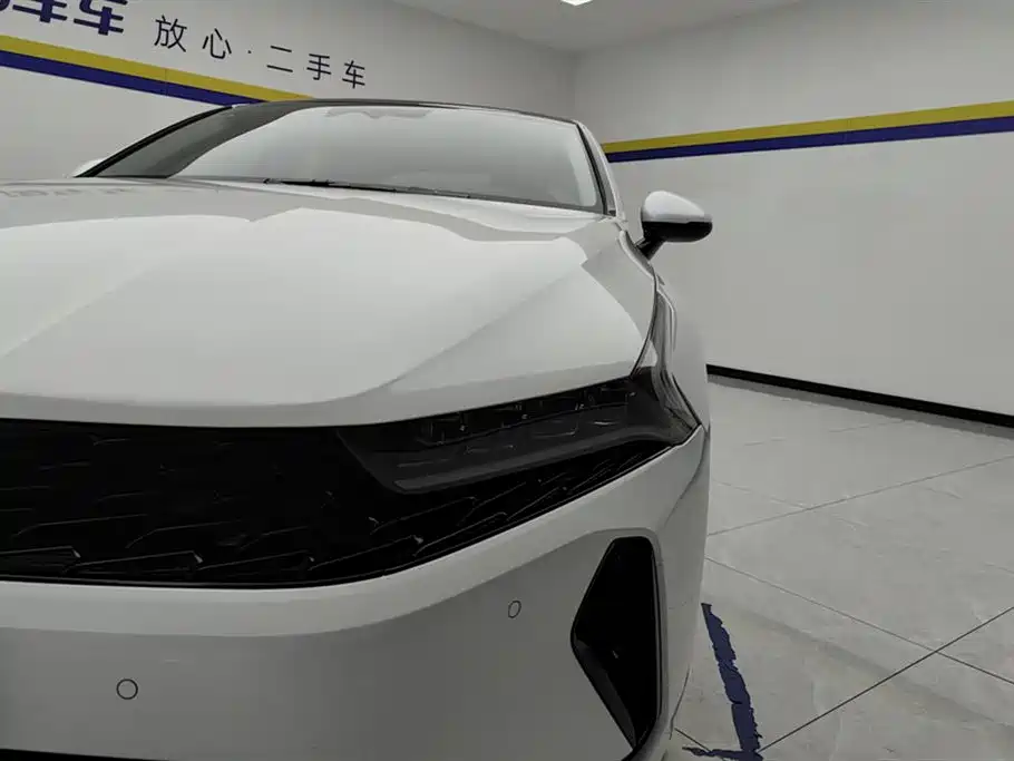 Kia K5 270 T CVVD Refreshed