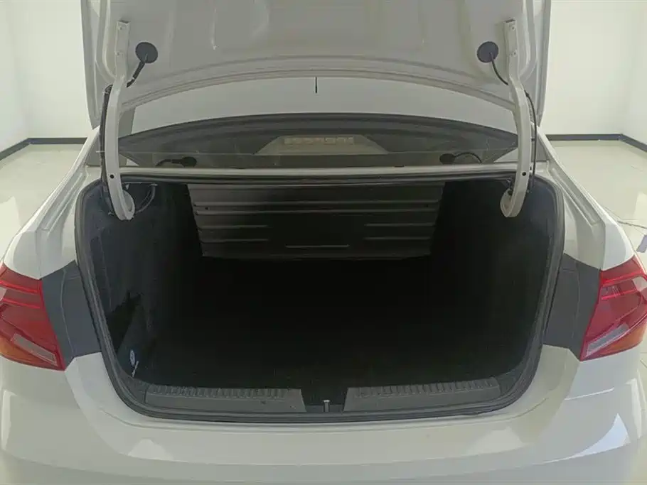 Jetta 1.4 L Manual Fashion