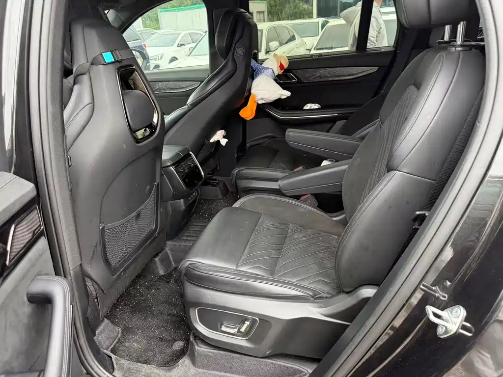 Lynk & Co 09 2.0 T Halo 6-seat