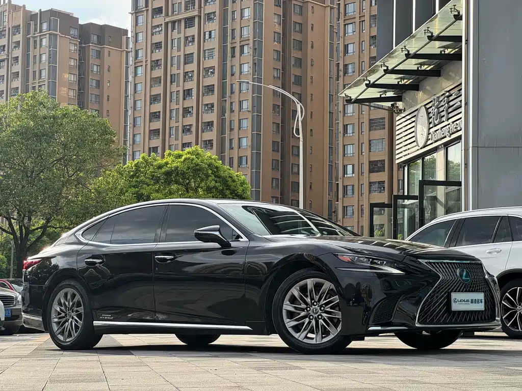 Lexus LS 500 h Luxury CN-VI